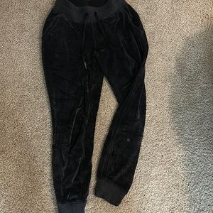Lululemon velour joggers